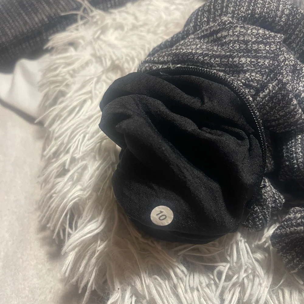 Lululemon" Think Fast Pullover - Picture 16 of 16
